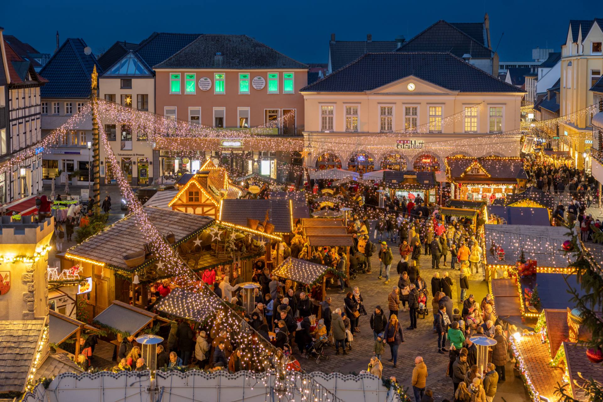 Weihnachtsmarkt auf dem Marktplatz Unna von oben